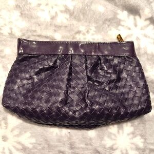 Tarte purple clutch, woven faux leather, shiny trim, 9" x 6.5" x 2", EUC